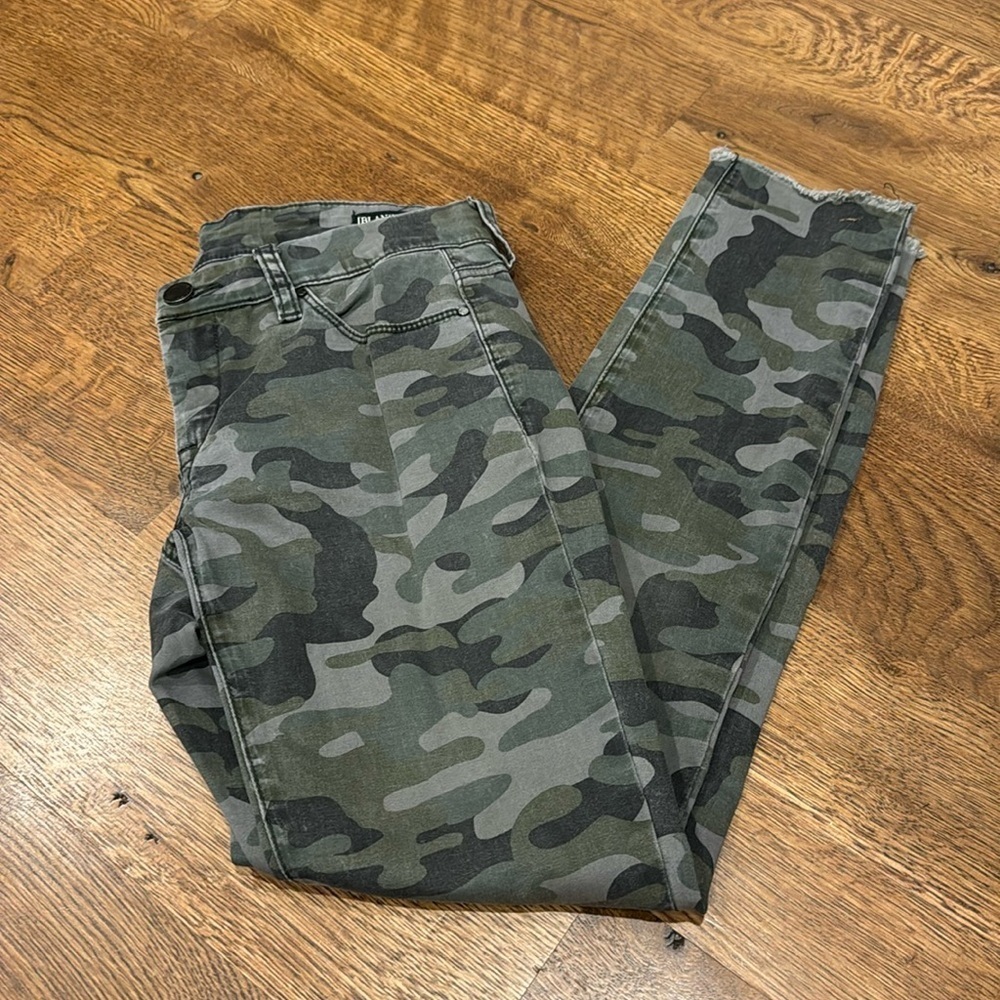 Blank NYC Women’s Skinny Jeand Green and Black Size 25